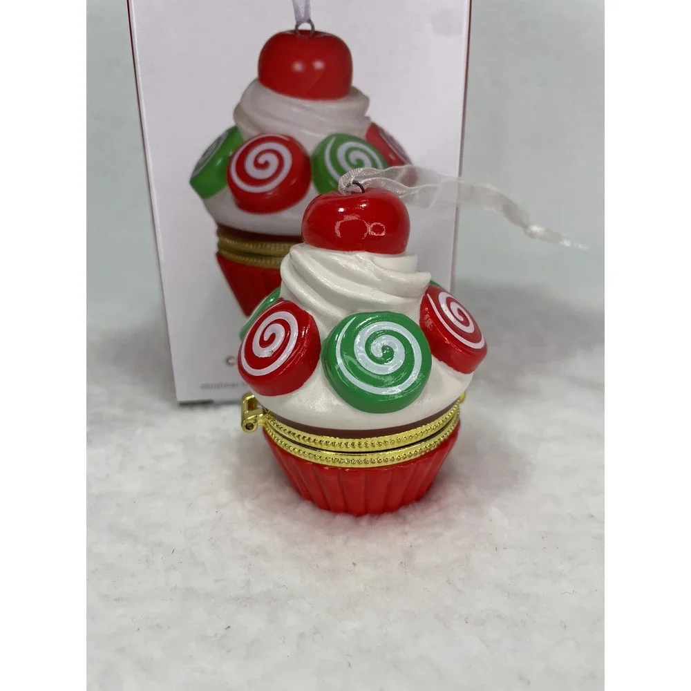 Hallmark Keepsake‎ 2022 Christmas Cupcakes Special  Edition  Ornament